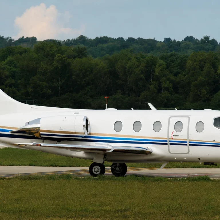 Hawker 400XP Aircraft Management
