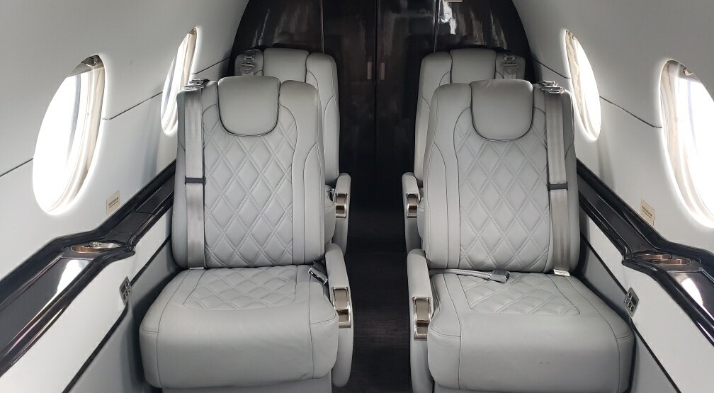 Hawker 400XP Interior