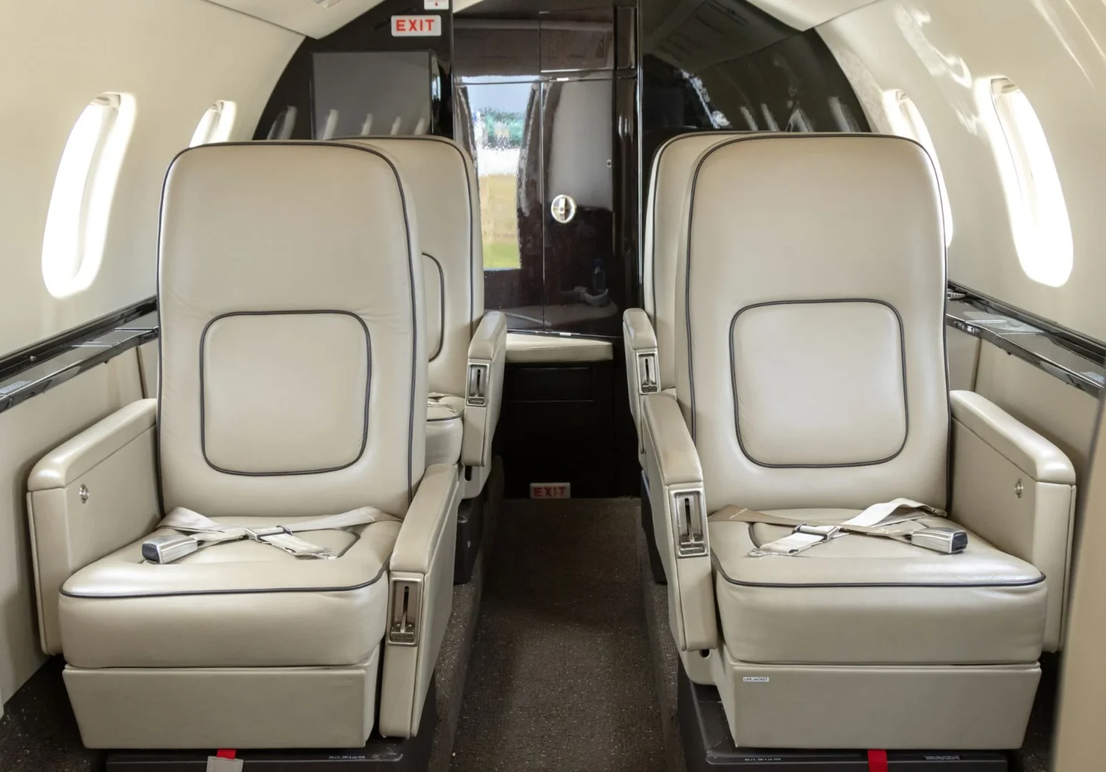 Learjet 60 interior